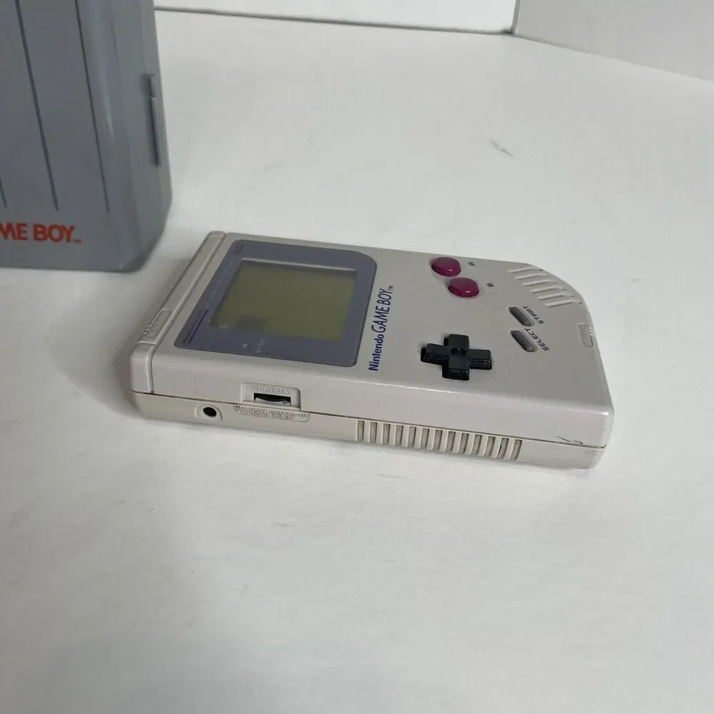 Vintage Nintendo Gameboy Handheld System - Gray With Hard Plastic Case 1989 Rare